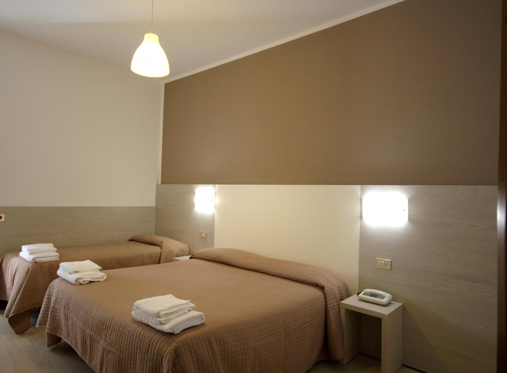 Hotel Villa Alberta B&B Cesenatico Quarto foto