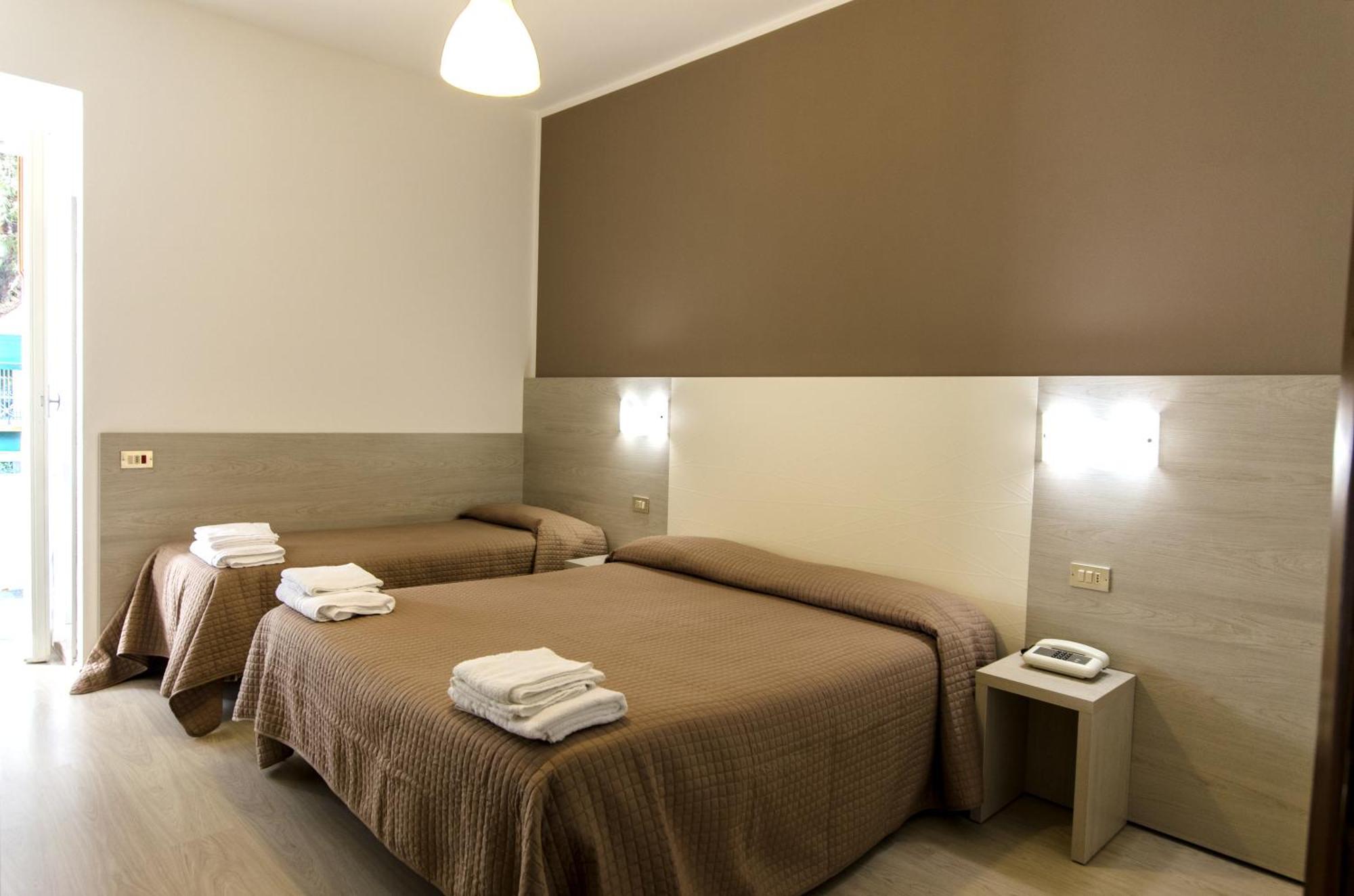 Hotel Villa Alberta B&B Cesenatico Quarto foto