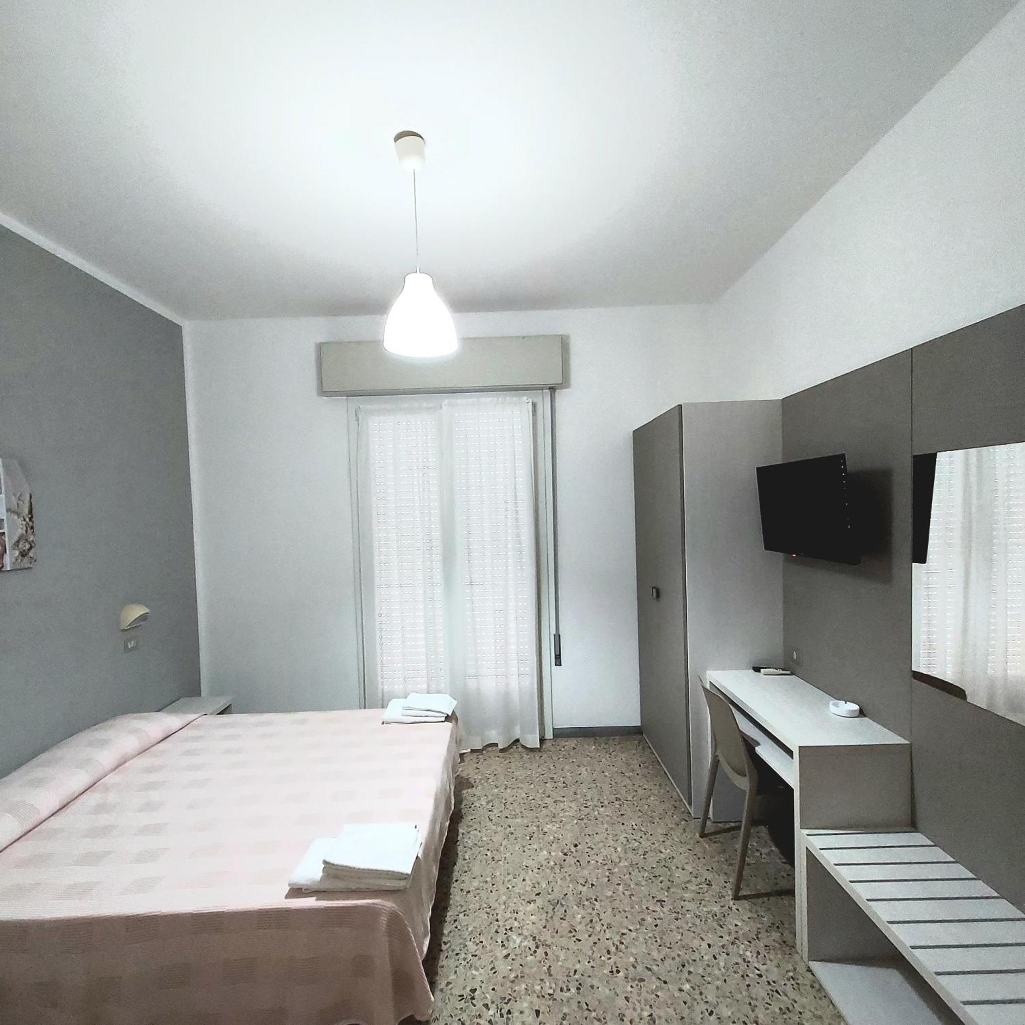 Hotel Villa Alberta B&B Cesenatico Quarto foto